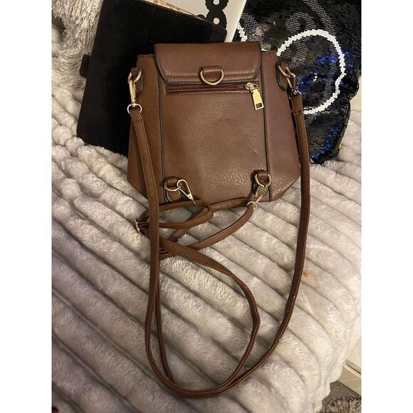 Brown vegan leaTher convertible backpack minibag - Picture 4 of 6